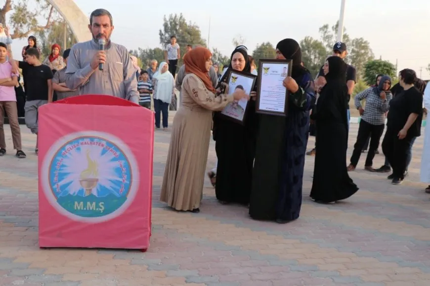 أهالي الطبقة يشيعون جثمان مقاتل من جبهة الأكراد