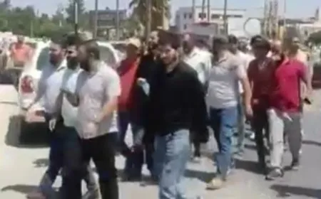 احتجاجات في إدلب ضد إجراءات المصرف المركزي