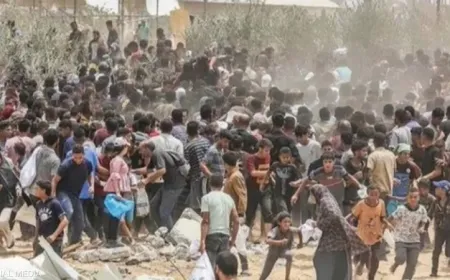 قتلى وجرحى بانقلاب شاحنة مساعدات في قطاع غزة