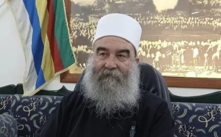 الشيخ الهجري يطالب بتحقيق دولي في الجرائم المرتكبة بالسويداء