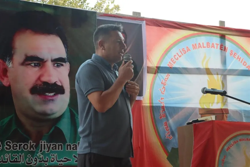 مراسم غيابية لمقاتل من قوات سوريا الديمقراطية في ديرك
