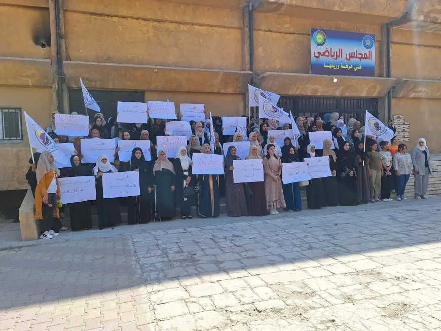 الرقة والحسكة تشهدان احتجاجات نسائية ضمن حملة "معاً لدعم نساء السويداء"