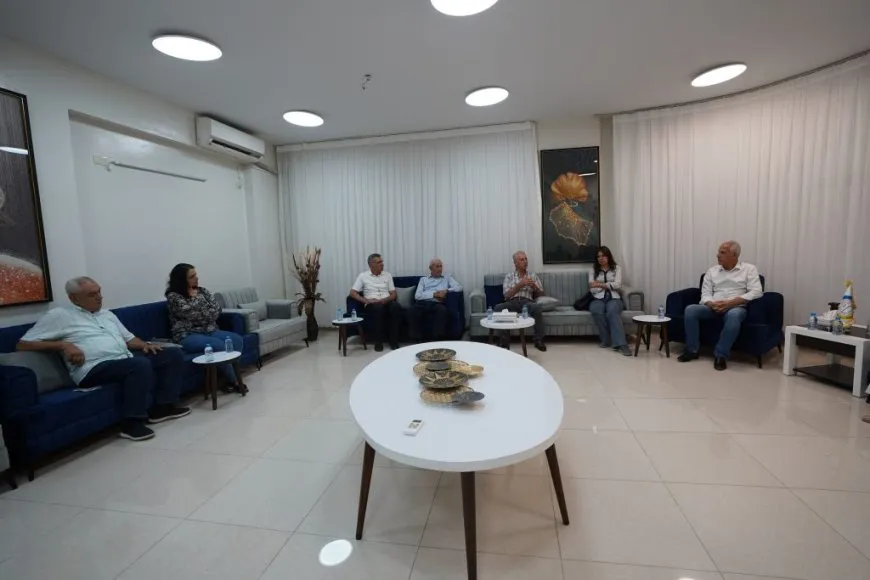 وفد من مثقفي "روج آڤا" يزور دائرة العلاقات الخارجية للإدارة الذاتية