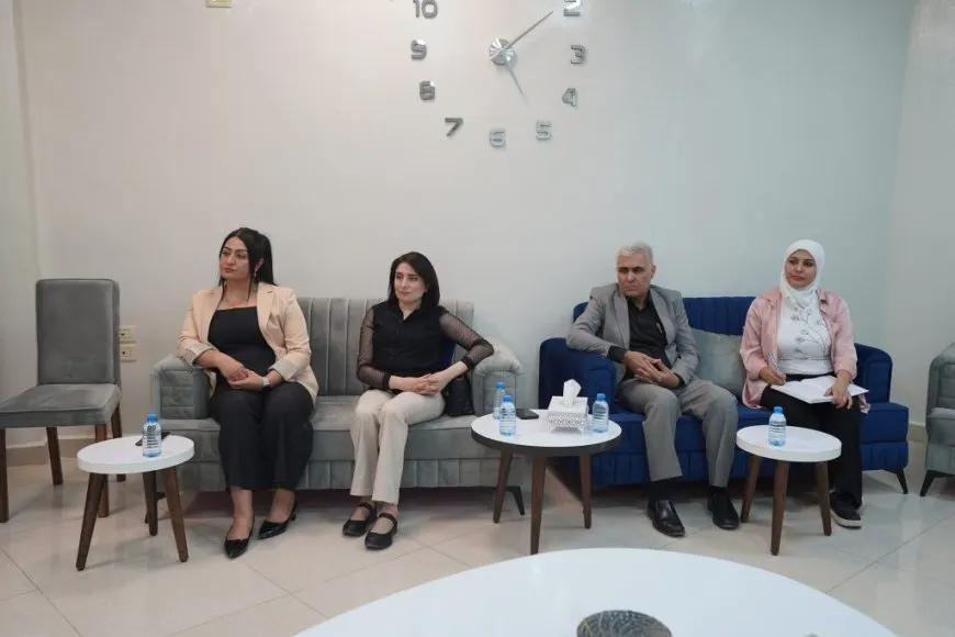 وفد من مثقفي "روج آڤا" يزور دائرة العلاقات الخارجية للإدارة الذاتية