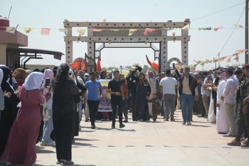 تشييع جثمان مقاتل من قسد في تل كوجر
