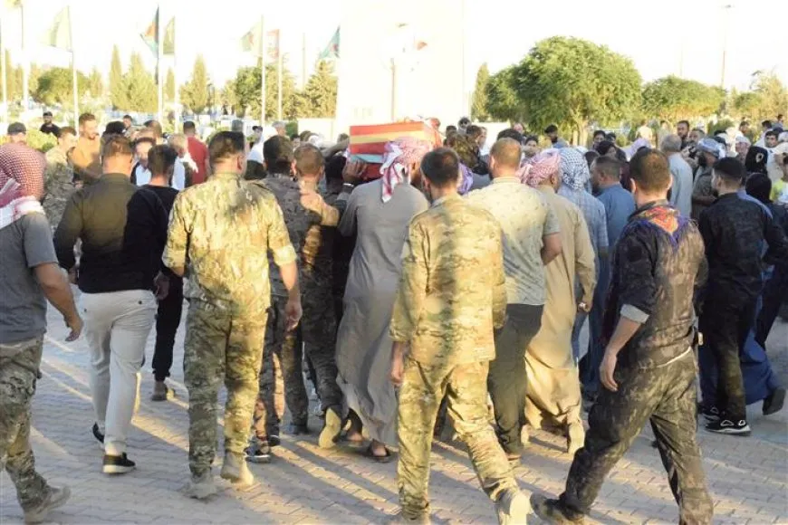 تشييع جثمان مقاتل من قسد في الحسكة