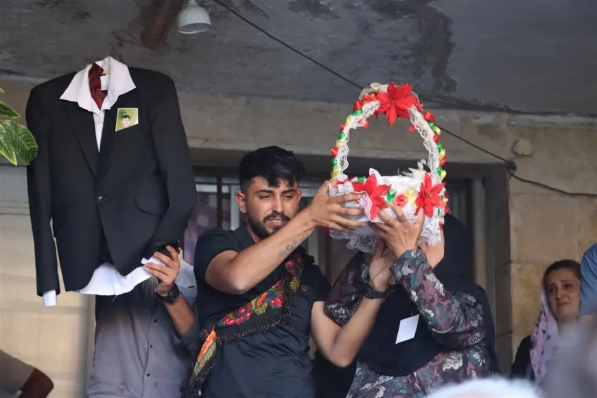 تشييع جثمان مقاتل من قوات سوريا الديمقراطية في ديرك