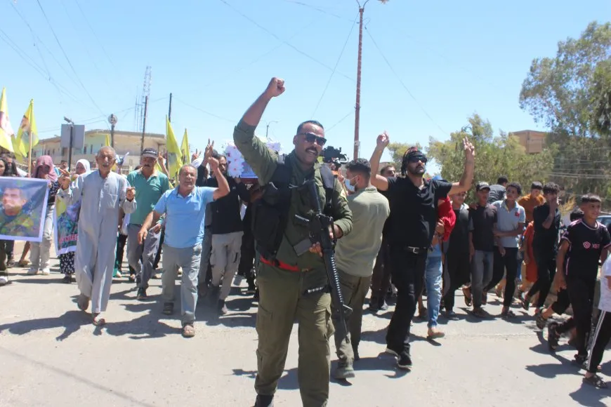 توجّه موكب جثمان القيادي الشهيد نورالدين صوفي من تربه سبيه إلى قامشلو