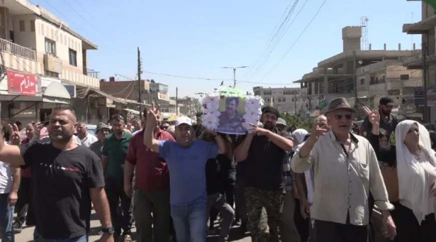 توجّه موكب جثمان القيادي الشهيد نورالدين صوفي من تربه سبيه إلى قامشلو