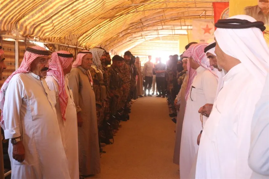أهالي الهول خلال مراسم عزاء القيادي نور الدين صوفي: أسطورة النضال والمقاومة