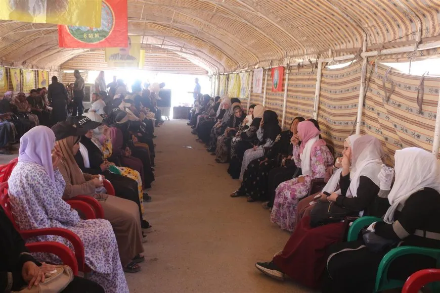 أهالي الهول خلال مراسم عزاء القيادي نور الدين صوفي: أسطورة النضال والمقاومة