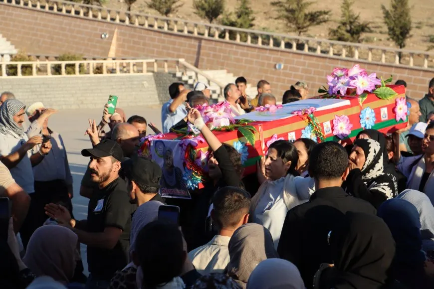 جثمان الشهيدة نادية اليوسف يوارى الثرى في تربه سبيه