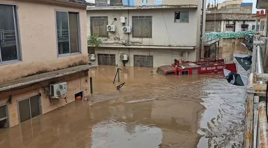 194 قتيلاً في شمال باكستان بعد أمطار موسمية غير مسبوقة