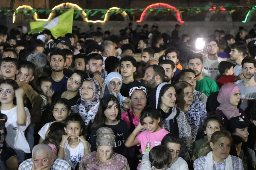 مدن وبلدات شمال شرق سوريا وحلب تحيي ذكرى قفزة 15 من آب باحتفالات جماهيرية