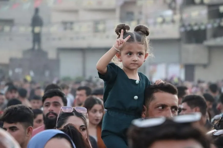 مدن وبلدات شمال شرق سوريا وحلب تحيي ذكرى قفزة 15 من آب باحتفالات جماهيرية