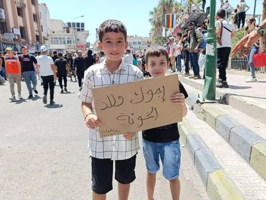 تظاهرات واسعة في السويداء تطالب بالحرية وتقرير المصير