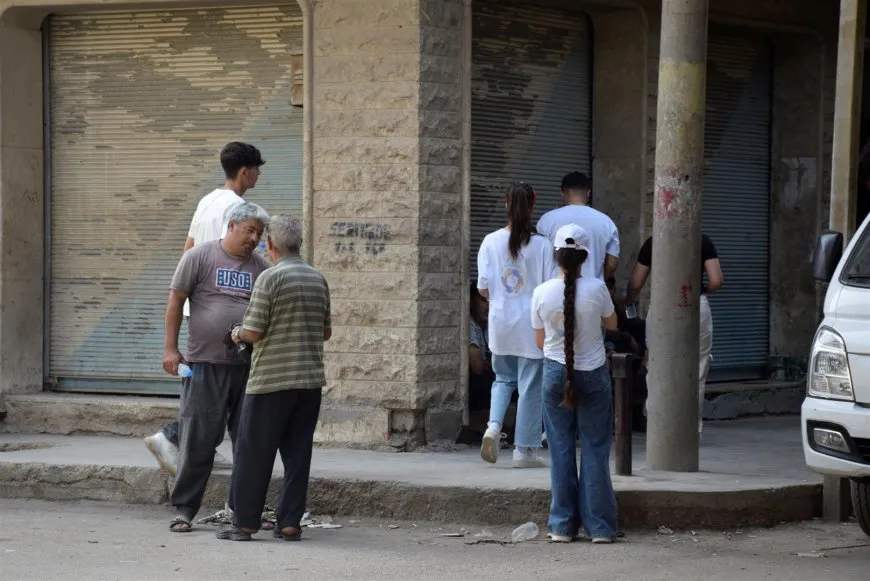حركة الشباب الأرمن في الدرباسية تكرم عمال النظافة بالورود
