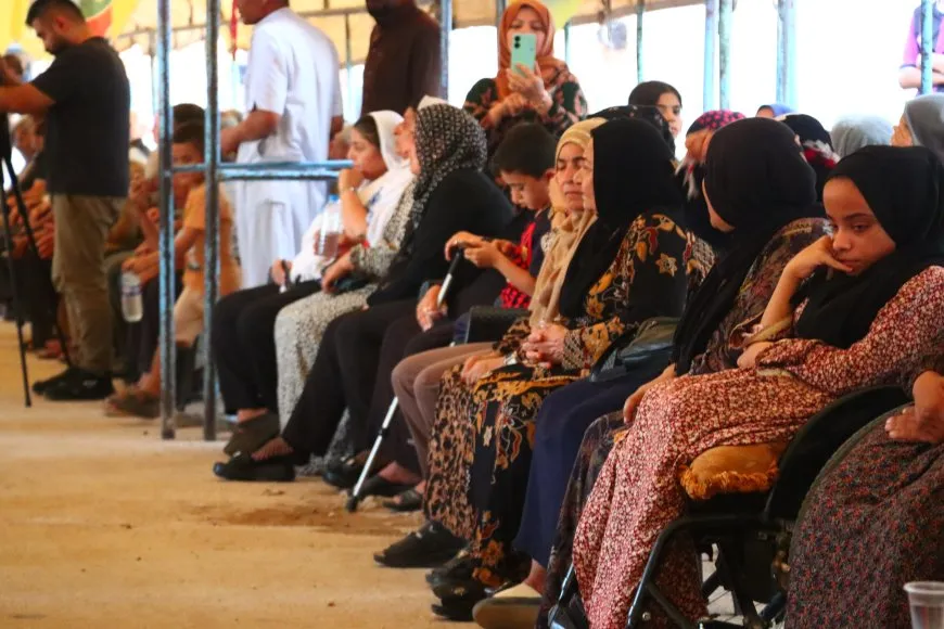 تقديم واجب العزاء لذوي مقاتل من قوات الحماية الذاتية