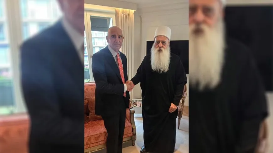 طريف يلتقي مبعوث ترامب في باريس ويطالب بتحرك عاجل لحماية السويداء