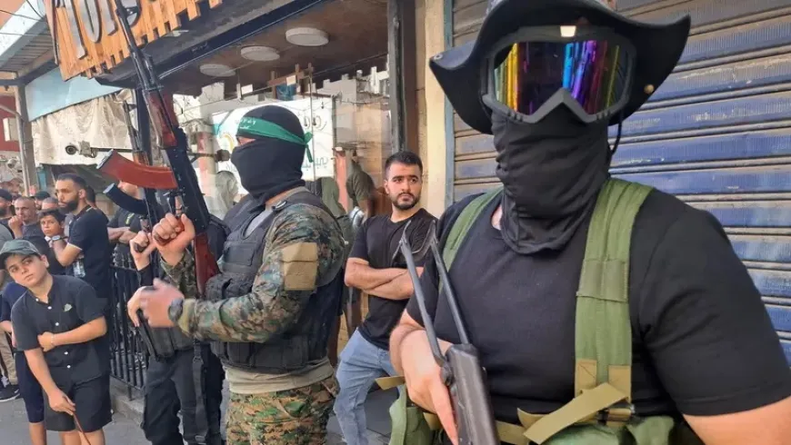 لبنان يبدأ تسلّم الأسلحة من المخيمات الفلسطينية في بيروت