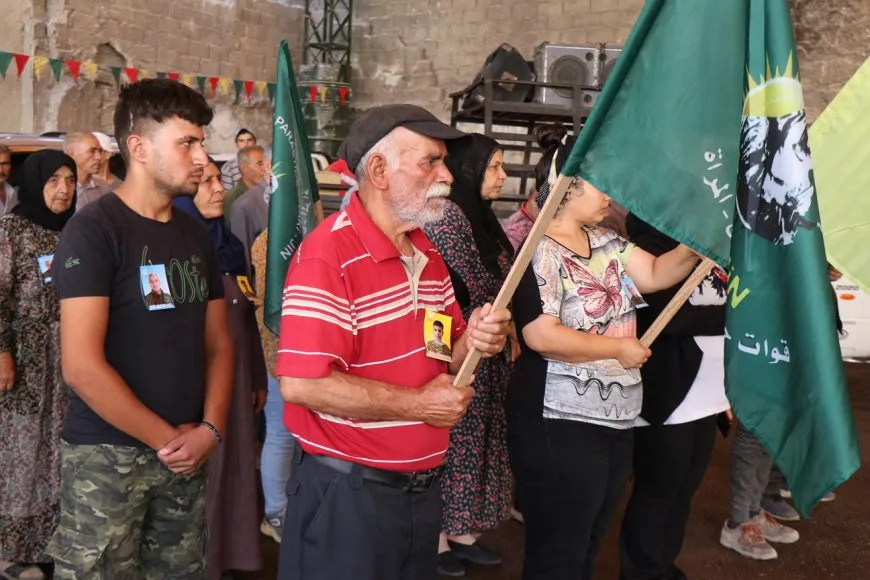 تقديم واجب العزاء لذوي مقاتل من قسد وعضو في قوى الأمن الداخلي بحلب