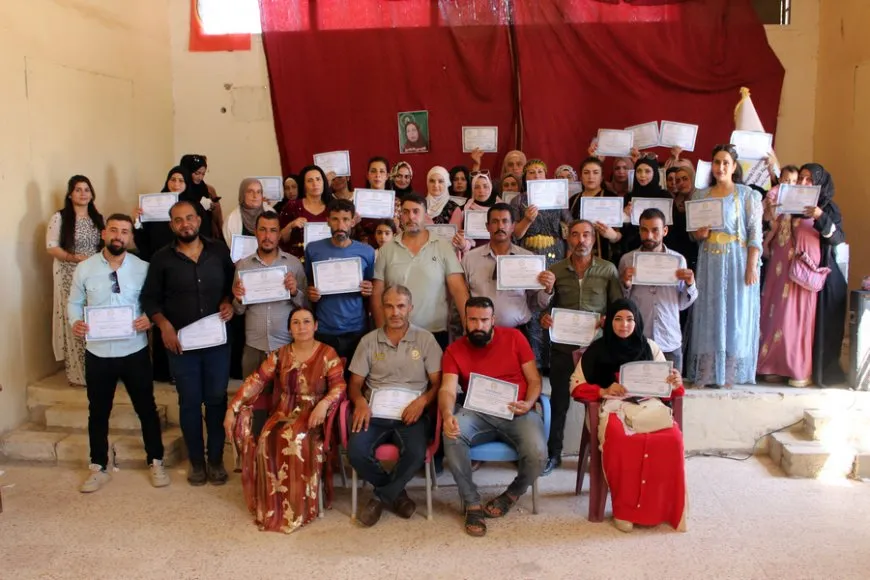 أكاديمية الشهيدة عبير في تل براك تخرج الدفعة الأولى من معلميها