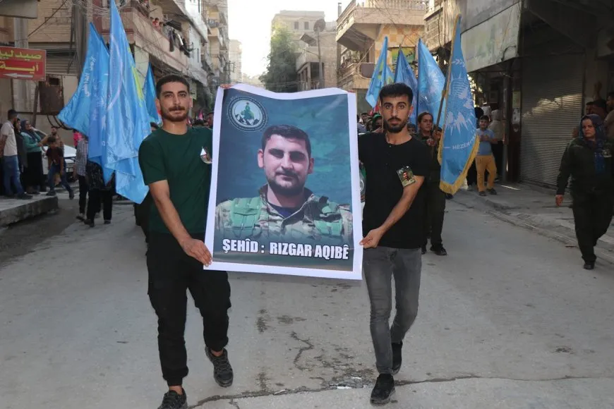 تشييع جثمان مقاتل من قوات تحرير عفرين في حلب