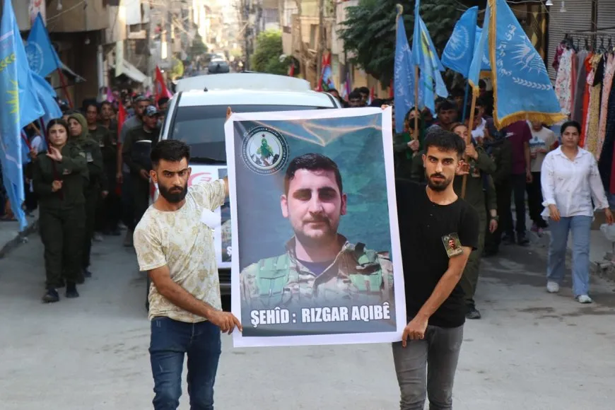 تشييع جثمان مقاتل من قوات تحرير عفرين في حلب