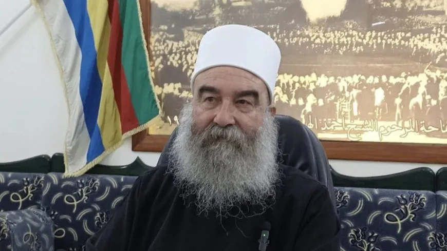 الشيخ الهجري يطالب بتحقيق دولي في الجرائم المرتكبة بالسويداء
