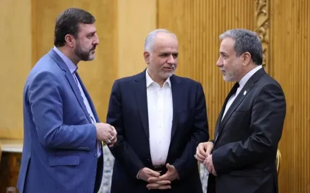 تحرك روسي صيني إيراني ضد محاولة أوروبا إعادة فرض العقوبات على طهران