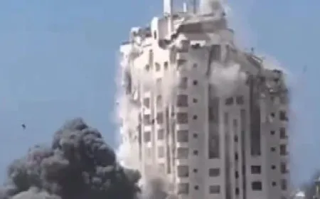 إسرائيل تقصف برج المشتهى في غزة ووزير الدفاع يتوعد بـ "فتح أبواب الجحيم"