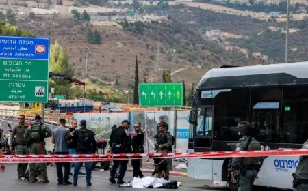 هجوم قرب القدس يسفر عن 5 قتلى و14 جريحاً