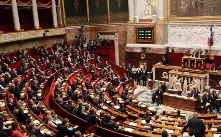 الجمعية الوطنية الفرنسية تحجب الثقة عن حكومة بايرو