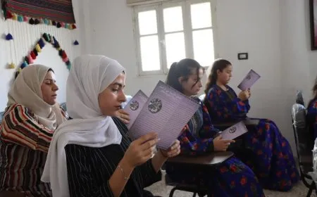 توزيع 4000 بروشور في الرقة والطبقة للمطالبة بحرية القائد الجسدية