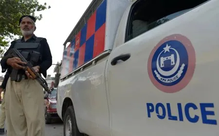 عشرات القتلى في اشتباكات بين الجيش الباكستاني وطالبان