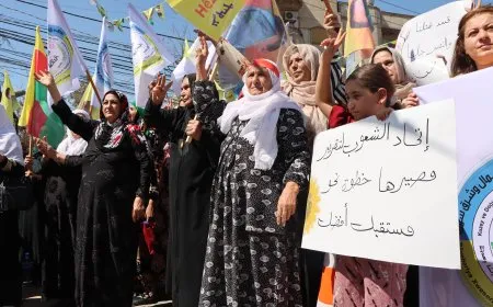 حشود غفيرة تؤكد: قوات سوريا الديمقراطية والإدارة الذاتية تمثلنا
