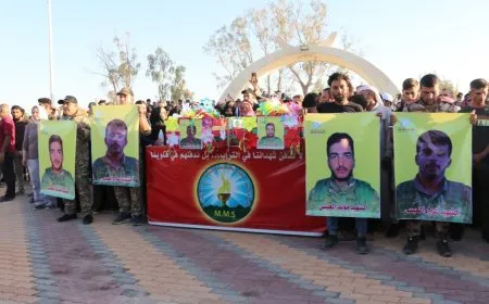 تشييع جثماني مقاتلين من قسد في مقاطعة الطبقة 