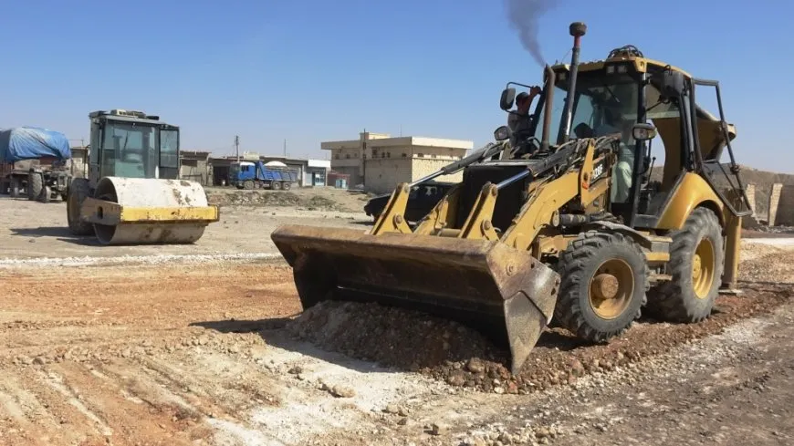 البدء بتأهيل الطرق في مدينة عين عسى وريفها