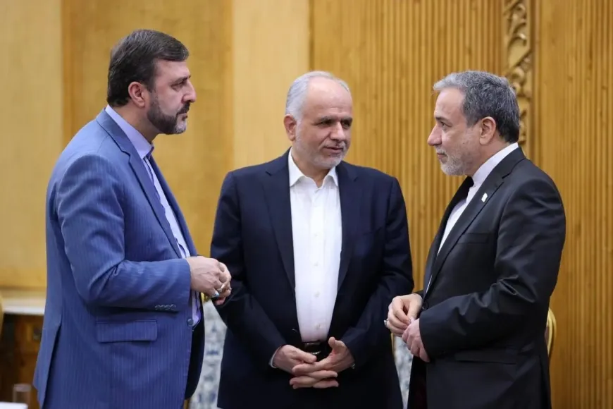 تحرك روسي صيني إيراني ضد محاولة أوروبا إعادة فرض العقوبات على طهران