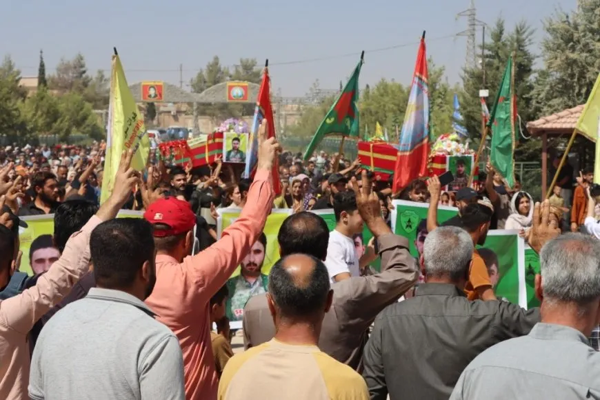 تشييع جثمانَي مقاتلَين من قسد في كوباني