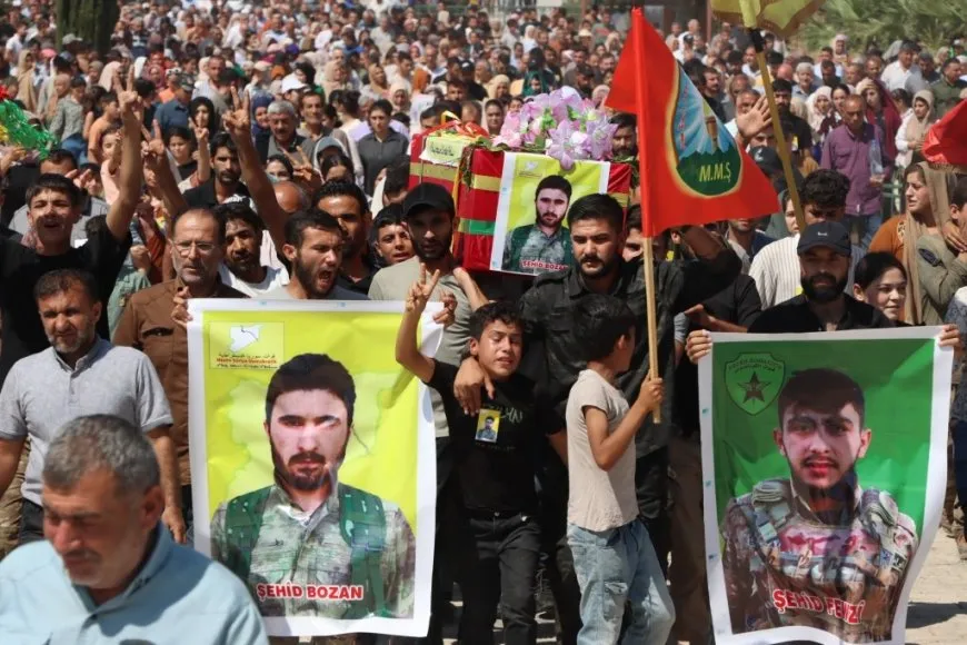تشييع جثمانَي مقاتلَين من قسد في كوباني