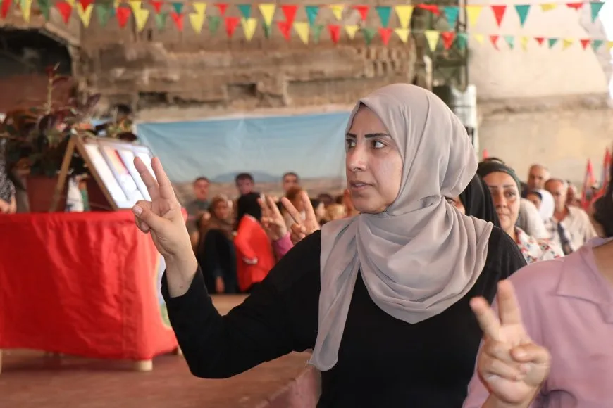تقديم واجب العزاء لذوي شهيدين في حلب