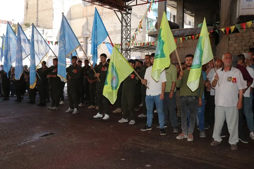 تقديم واجب العزاء لذوي شهيدين في حلب