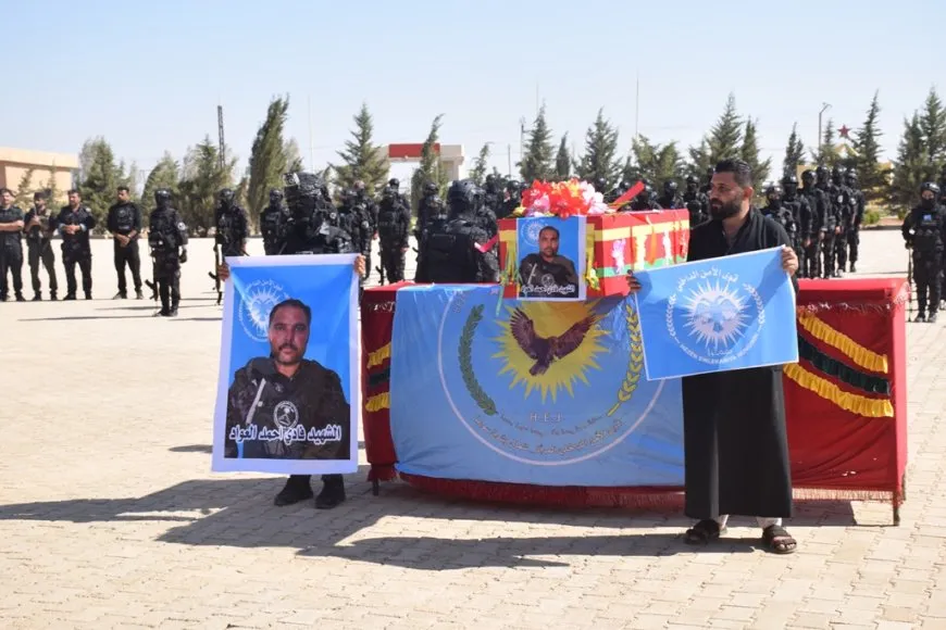 أهالي الشدادي يشيعون جثمان شهيد قوى الأمن الداخلي فادي العواد