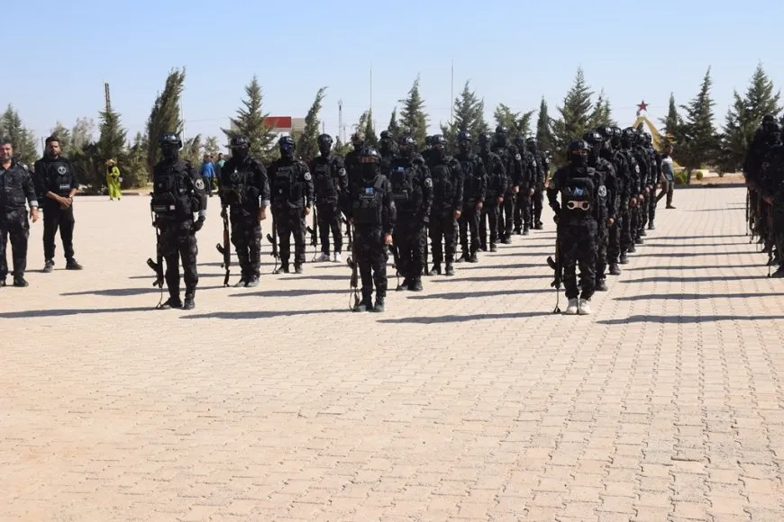 أهالي الشدادي يشيعون جثمان شهيد قوى الأمن الداخلي فادي العواد