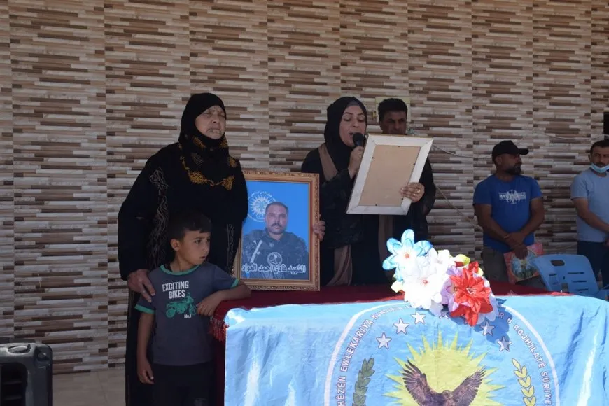 أهالي الشدادي يشيعون جثمان شهيد قوى الأمن الداخلي فادي العواد