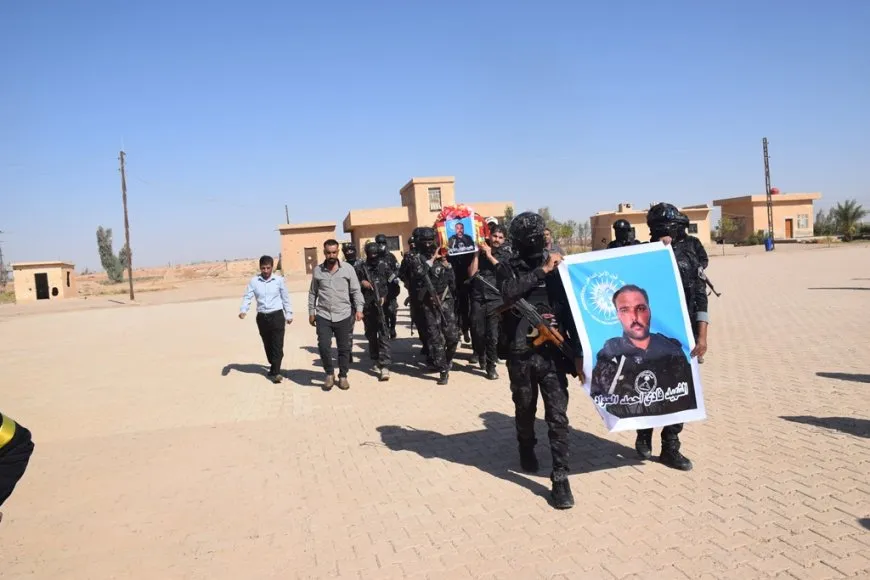 أهالي الشدادي يشيعون جثمان شهيد قوى الأمن الداخلي فادي العواد