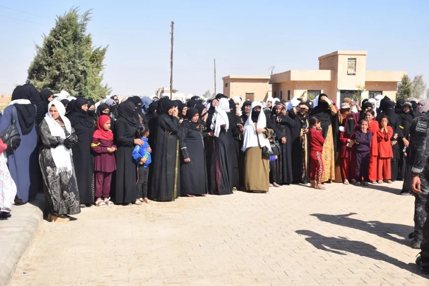 أهالي الشدادي يشيعون جثمان شهيد قوى الأمن الداخلي فادي العواد