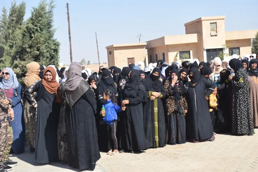 أهالي الشدادي يشيعون جثمان شهيد قوى الأمن الداخلي فادي العواد