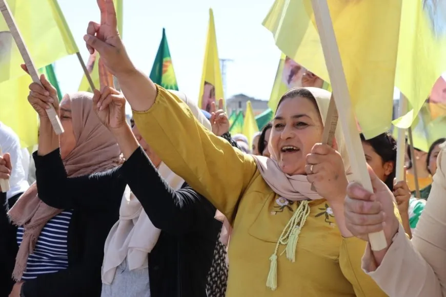 مسيرة في كوباني من أجل الحرية الجسدية للقائد عبد الله أوجلان